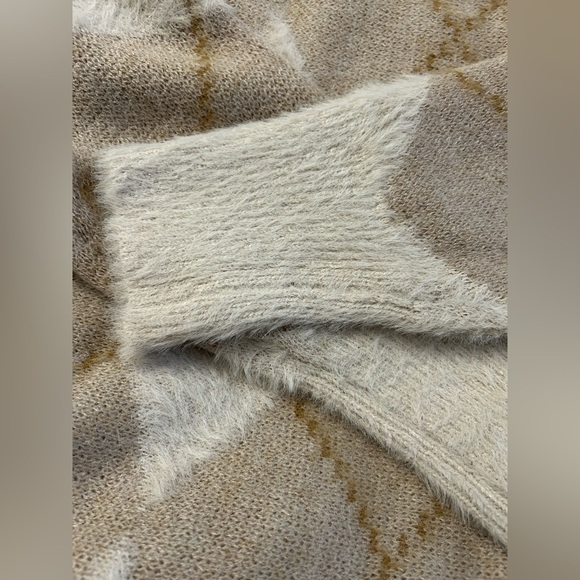 Maurices Beige and Cream Argyle Sweater - Picture 6 of 10